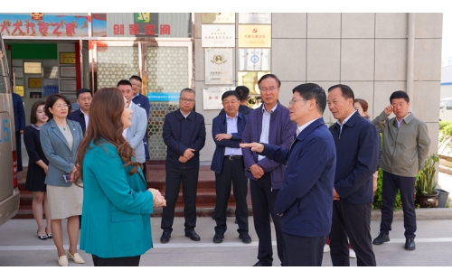 自治區(qū)人大督查團(tuán)深入企業(yè)調(diào)研，政企共商優(yōu)化營商環(huán)境